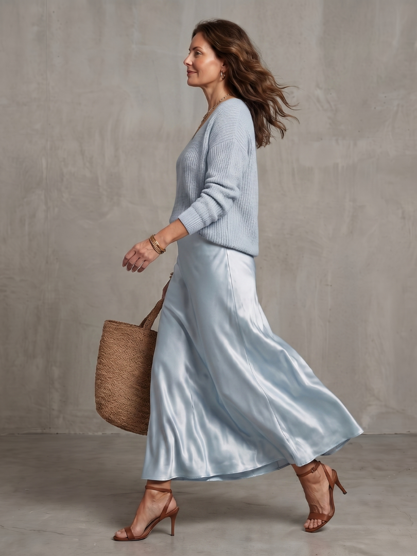 Luciana | Set aus Strickpullover und Satin-Rock im Schrägschnitt