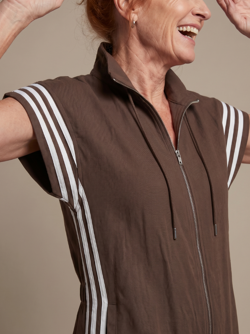 Lark | Jumpsuit mit Reißverschluss vorne und Seitenstreifen