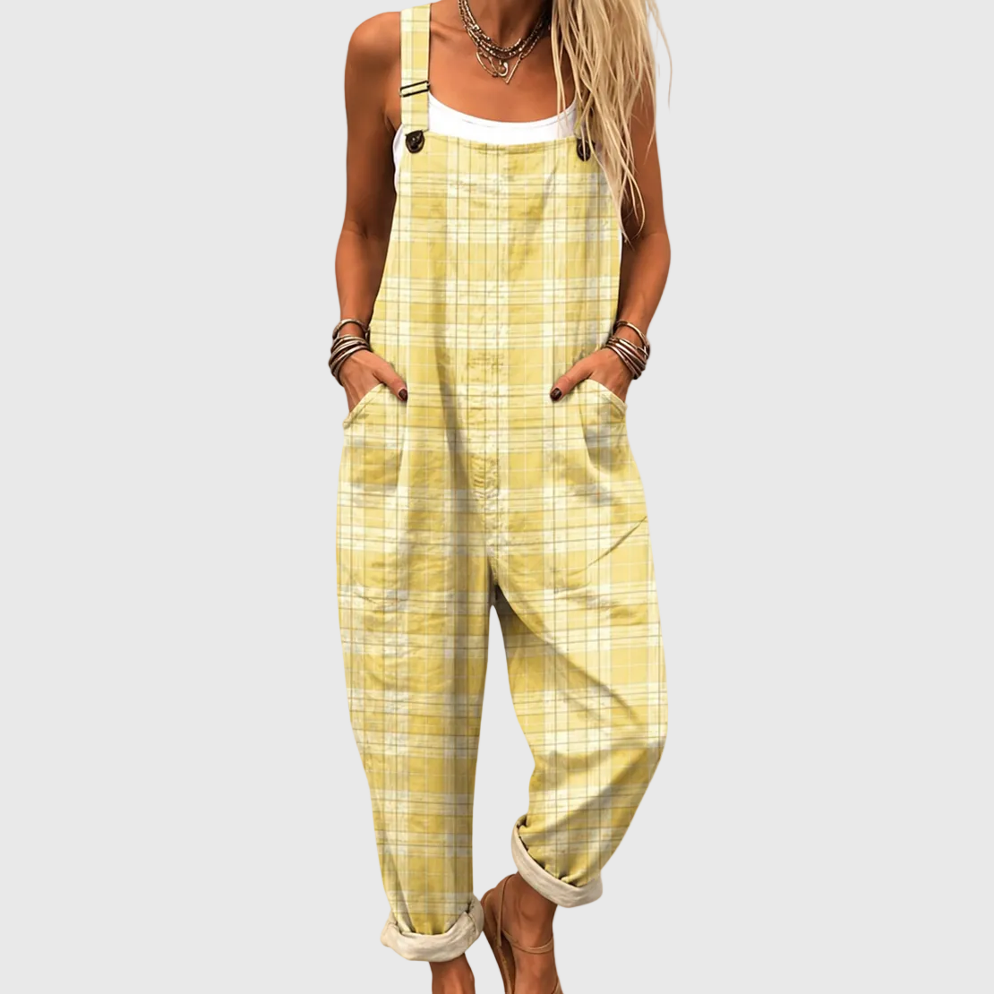Bequeme pastellgelbe Latzhose im schottischen Stil