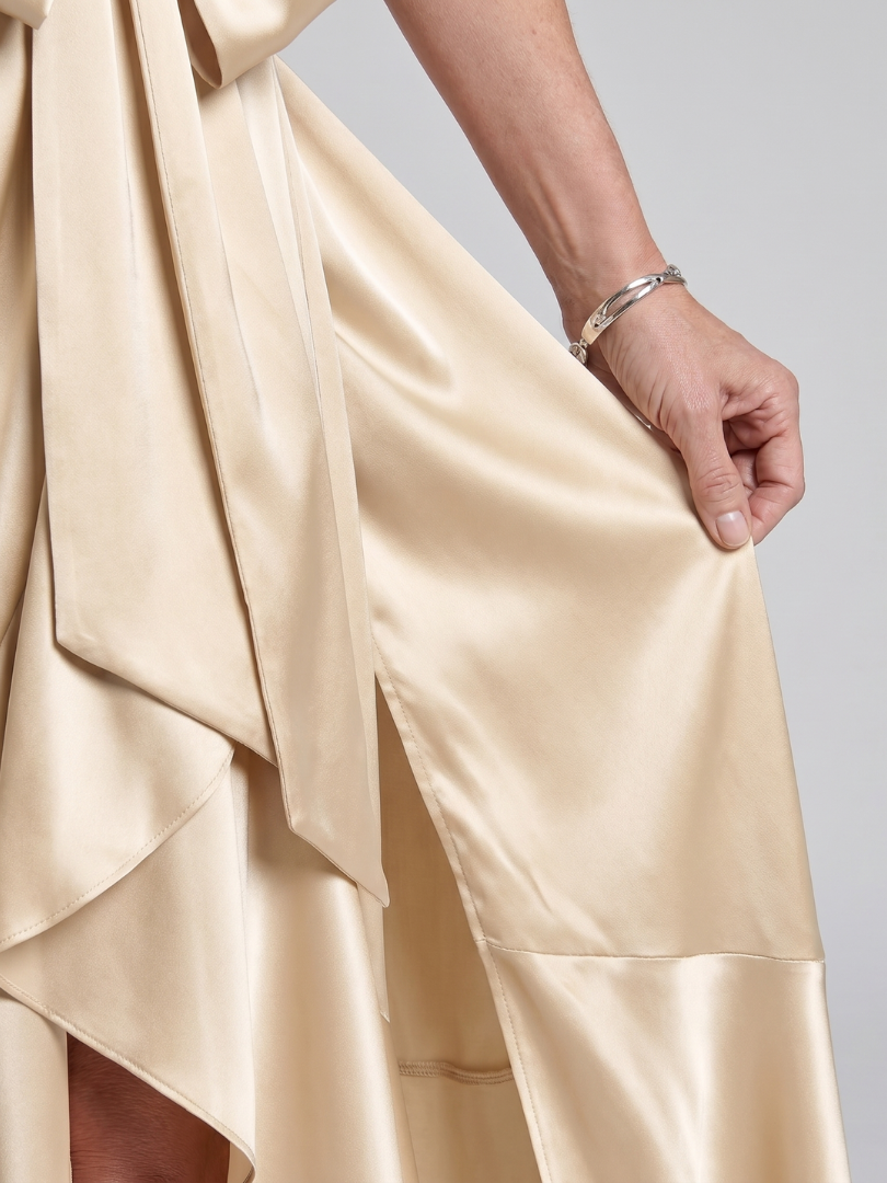 Honora | Midikleid mit Wickeloptik, Neckholder und asymmetrischem Saum