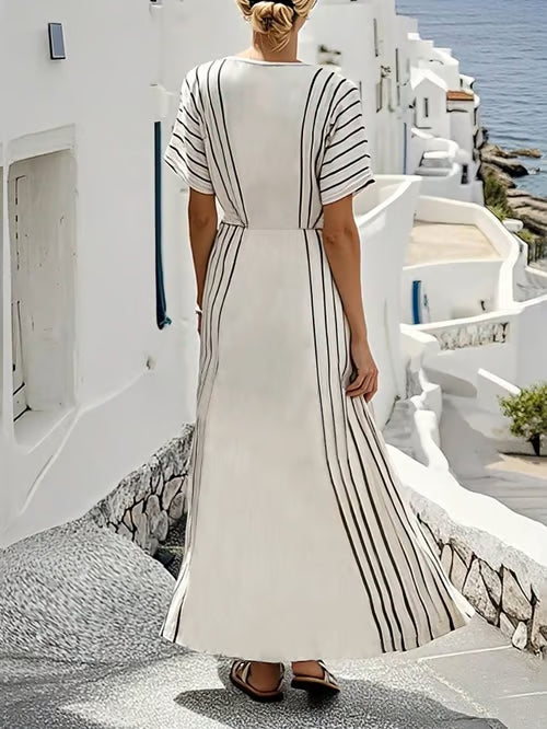 Kleid mit eleganter Wickeltaille