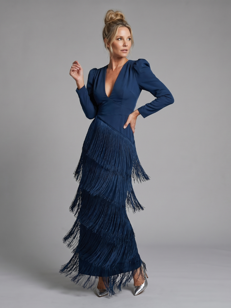 Samara | Langärmliges Midikleid mit weichem Fransenrock