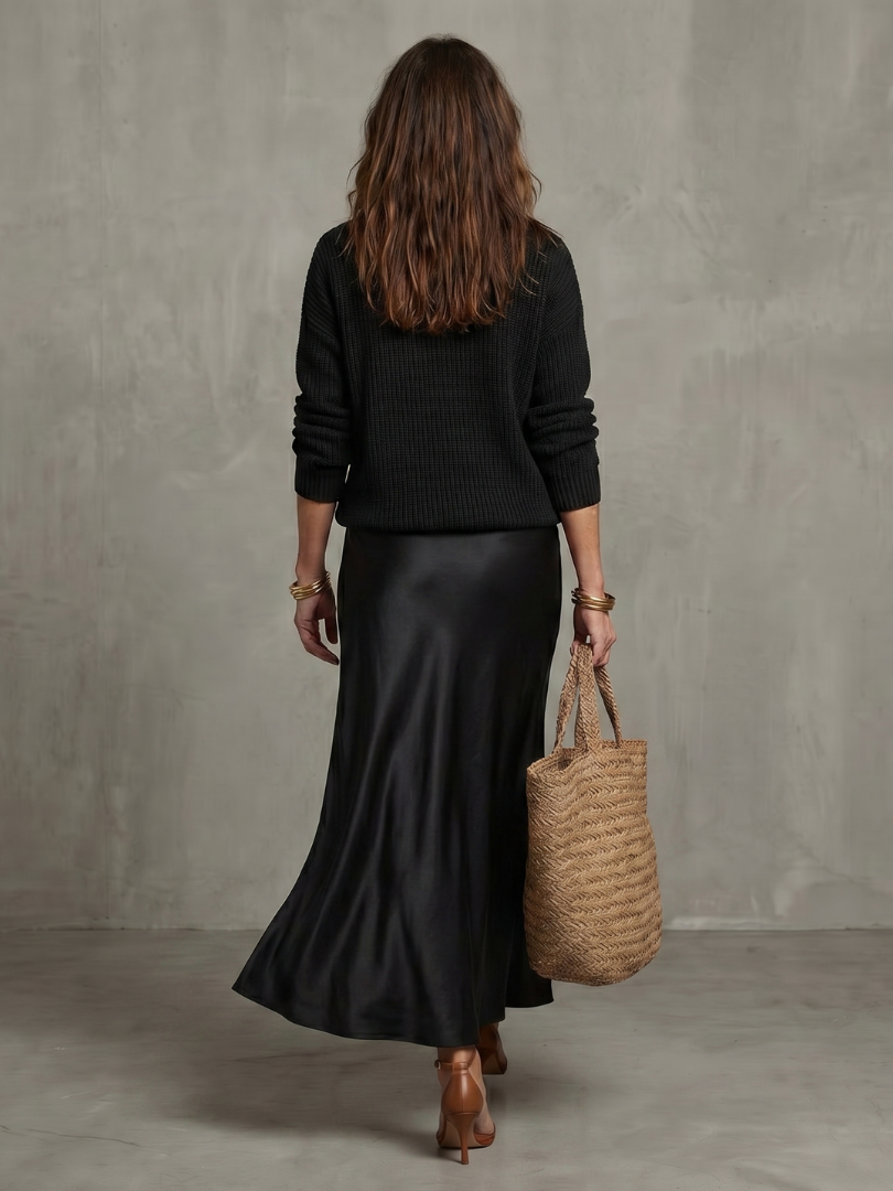 Luciana | Set aus Strickpullover und Satin-Rock im Schrägschnitt
