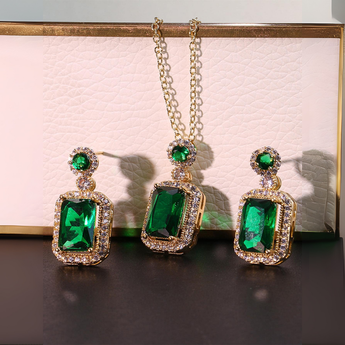 Emerald-Look Schmuckset – Ansicht 3