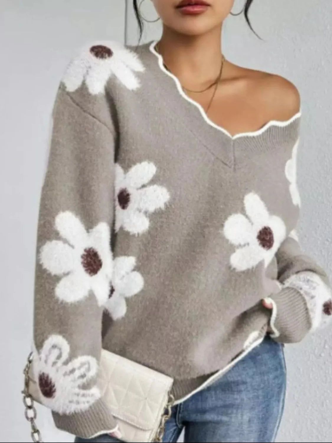 Thea™ | Floraler V-Ausschnitt Pullover