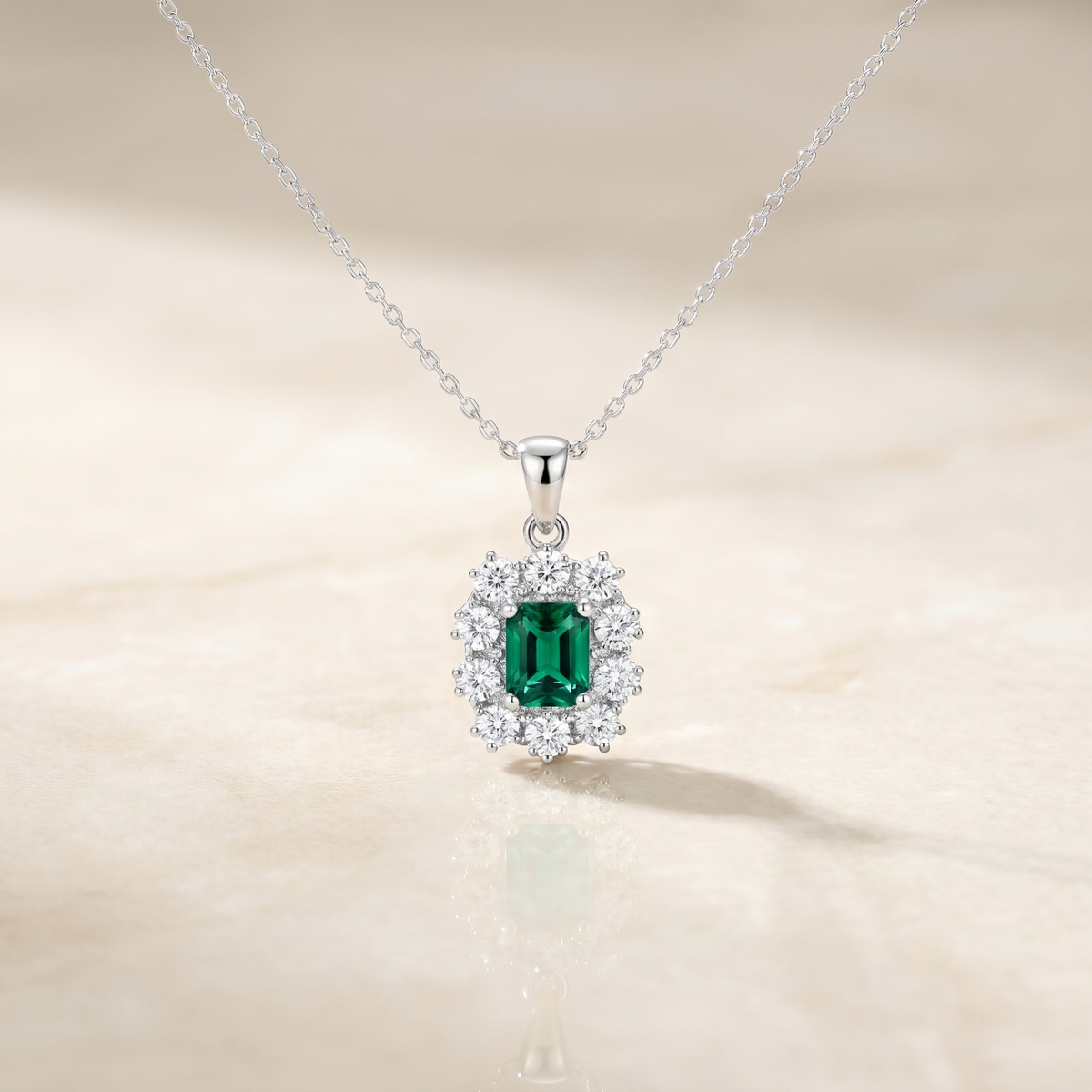 Emerald-Look Halskette