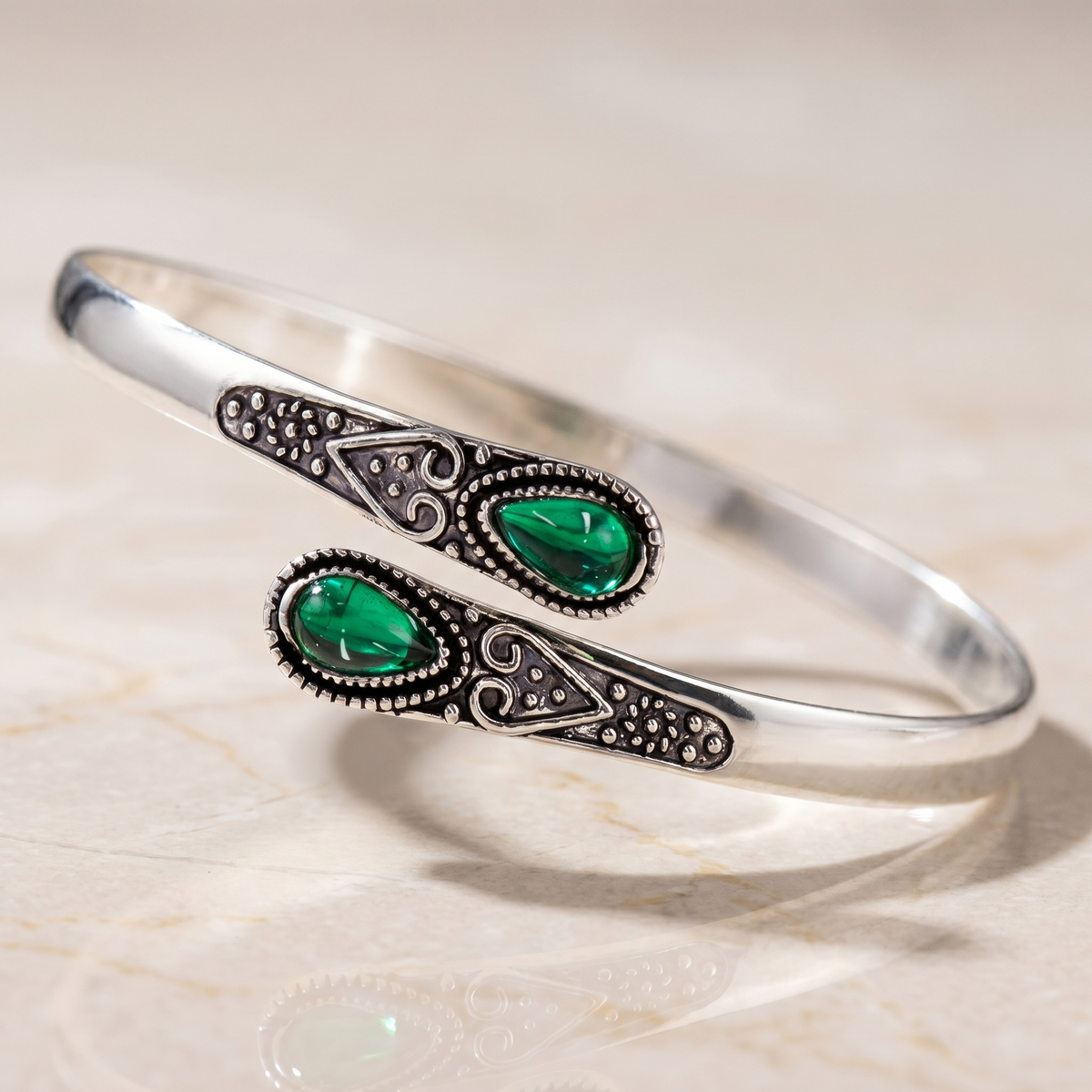 Emerald-Look Armband